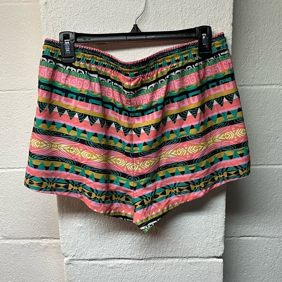 Colorful Geometric Women's Shorts - Picture 4 of 6